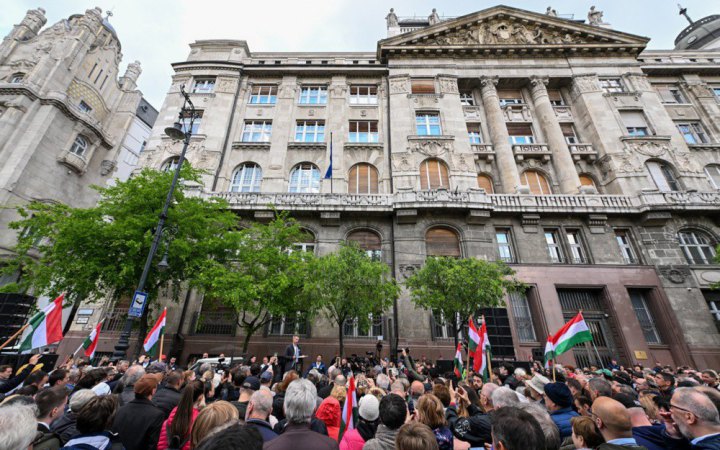 У Будапешті опозиція до уряду Орбана провела мітинг за права дітей