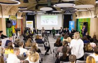 В Україні розгортають кампанію #ShareWeCare з покращення психічного здоров'я серед підлітків