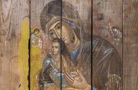 У Великій Британії представили проєкт українських митців «Ікони на ящиках з-під набоїв» 