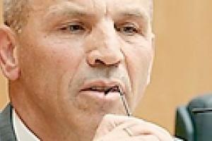 КСУ не видит смысла менять Конституцию