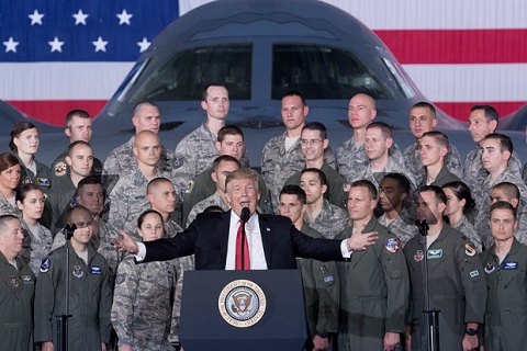 США отзывают из Германии 12 тыс. военных, однако половина останется в Европе из-за России