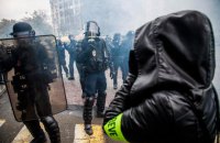 Від «жовтих жилетів» до чорних балаклав