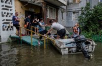 "Нова пошта" і БФ "Онуки" безкоштовно доставлятимуть допомогу для постраждалих від підриву Каховської ГЕС