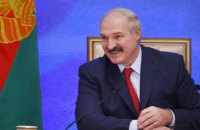 Лукашенко подарил на Новый год Кучме петуха