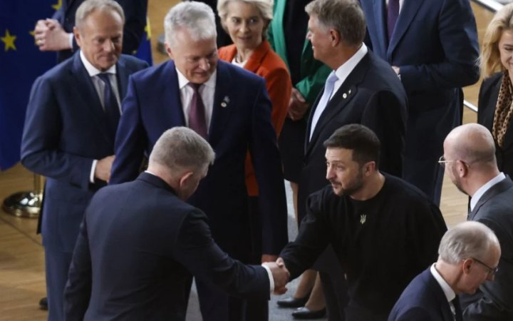 Зеленський і Фіцо обговорили особисту зустріч найближчим часом