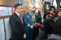 Канада исключает отмену виз для украинцев