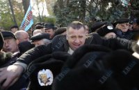 После потасовки с милицией под Кабмином чернобыльца забрала скорая 