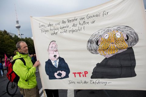 В Германии прошли массовые акции против трансатлантического партнерства