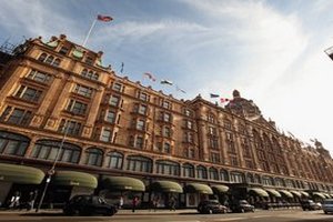 Часть балкона театра Ла Скала упала на тротуар