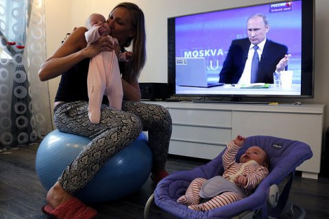 ​В Госдуме призвали телеканалы пореже показывать россиянам заграницу