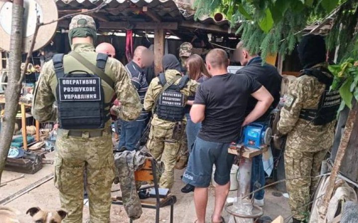 Затримали прикордонника, який вимагав 10 тис. доларів в українця призовного віку