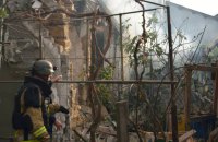 Унаслідок ворожого обстрілу Херсона є влучання у житлові будинки, четверо поранених (оновлено)