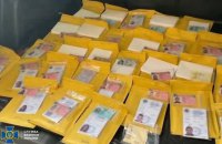 Планували підпали ТЦ, аптек і заправок в Україні та ЄС: СБУ і поліція викрили злочинне угруповання