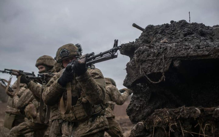 Сили оборони продовжують стримувати ворога біля Мар’їнки та Авдіївки, – Генштаб