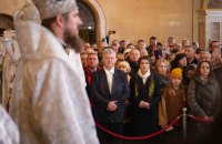 Українська молитва в Лаврі наближає нашу перемогу, - Порошенко