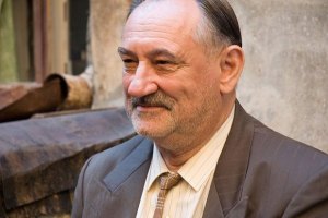 КГГА было поручено обеспечить сооружение надгробия на могиле Богдана Ступки