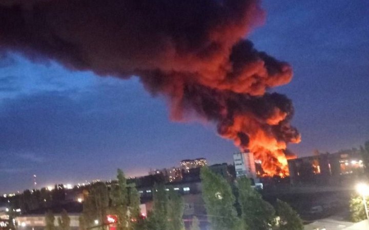 У російському Воронежі вночі горів склад 