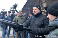 Турчинов потребовал от конструкторов оружие, превосходящее российские образцы