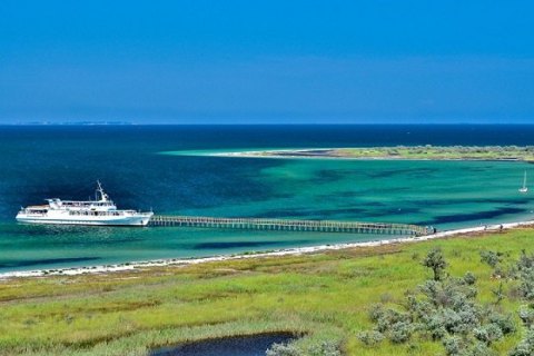 На острові-заповіднику в Чорному морі застрягли триста відпочивальників