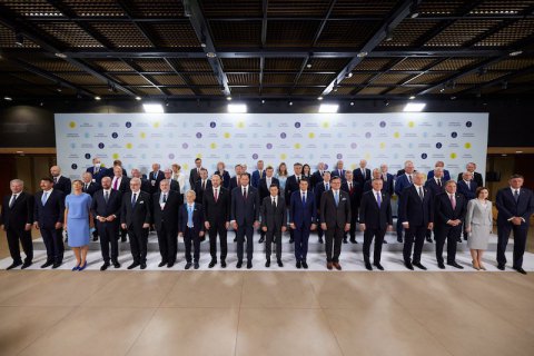 Участники Крымской платформы приняли декларацию с обязательством рассмотрения новых санкций в случае дальнейшей агрессии России