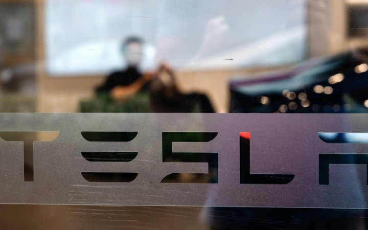 У Європі різко скоротилися продажі електрокарів Tesla