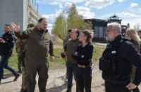 Спикеры парламентов Румынии, Северной Македонии и Швейцарии посетили Гостомель и Ирпень