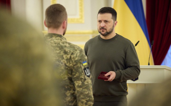 Зеленський вручив розвідникам ордени за виконання спецзавдань