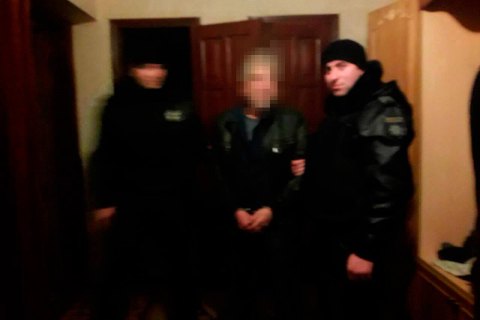 В Одесской области взяли штурмом пенсионера, который захватил заложников и стрелял по прохожим