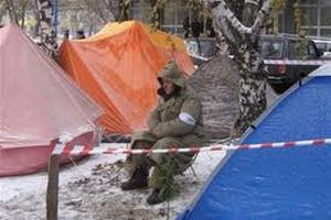Чернобыльцы в Луганске продолжают протестовать