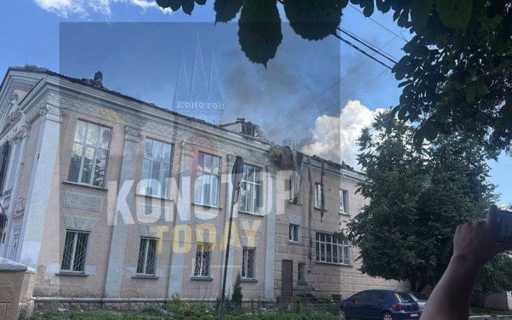 Ворог вдарив по центру Конотопа. Серед потерпілих – дитина (оновлено)