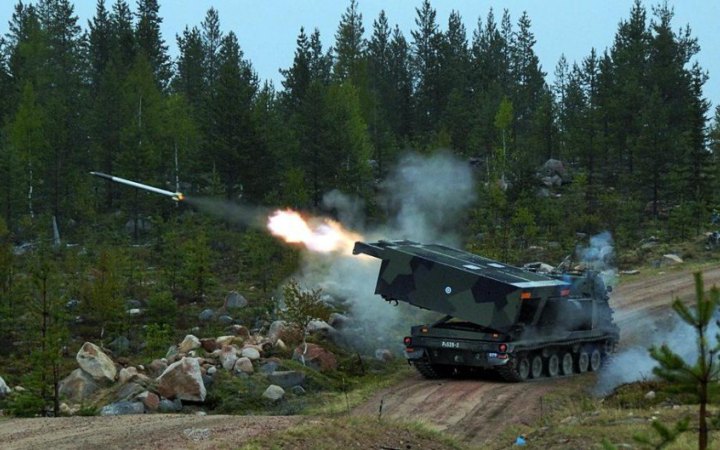Військові показали роботу М270 MLRS на фронті