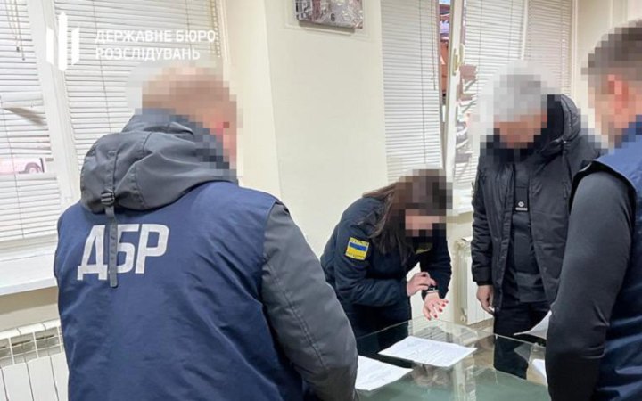 На Львівській митниці викрили схему ввезення товарів "пустими фурами"