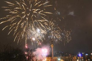 Парады на День независимости заменили фейерверками