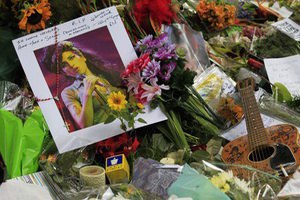 Семья Уайнхаус откроет фонд помощи наркозависимым