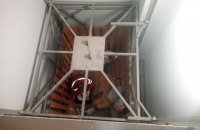 Двое людей пострадали при падении грузового лифта в Кировоградской области