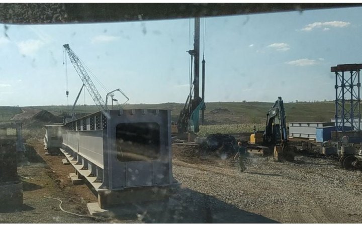 ​Окупанти продовжують прокладати залізницю із Маріуполя в Ростов-на-Дону