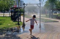 У Києві встановлять 33 рамки-розпилювачі води для охолодження в спеку
