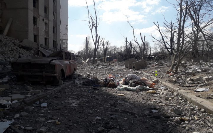 У Чернігові через постійні ворожі обстріли рух мостом для авто і пішоходів усе ще неможливий