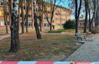 У Києві внаслідок нічної атаки пошкоджено гімназію. До 1 вересня її не відновлять (оновлено)