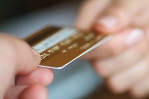 Просроченные кредиты продолжили сокращаться