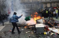 У Франції Сенат підтримав штрафи для протестувальників за збитки під час мітингів