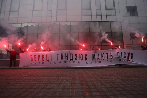 Зеленский ответил отцу Екатерины Гандзюк по поводу встречи без журналистов (Обновлено)