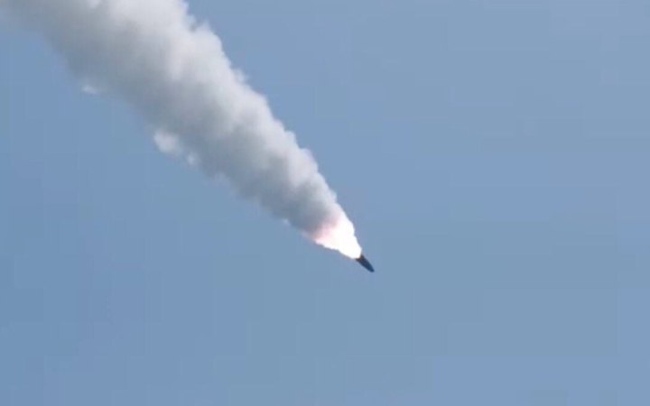 Північна Корея вперше за два місяці випустила балістичні ракети 
