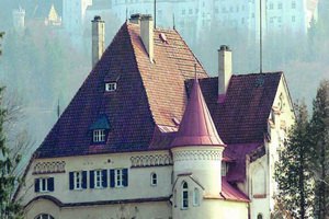 Porsche продает замок в Баварии