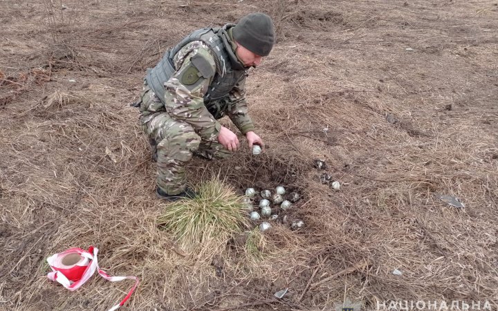 Росіяни замінували Сумщину кульковими осколковими авіаційними бомбами