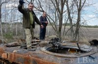 "Люди радовались хлебу и туалетной бумаге", – фоторепортаж из отдаленных сел Киевщины, куда впервые удалось доставить помощь