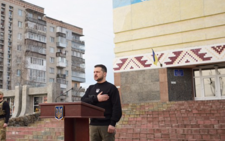 Зеленський взяв участь у заходах з нагоди річниці героїчної оборони Охтирки та відвідав прикордонну територію (доповнено)