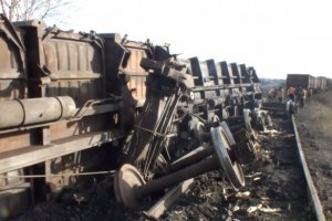 В Кривом Роге сошел с рельсов грузовой поезд