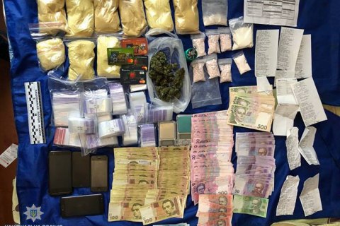 В Луганской области дилеры устроили нарколабораторию, где производили амфетамин