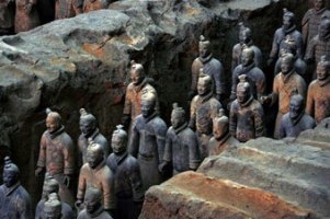 Археологи нашли 110 терракотовых воинов